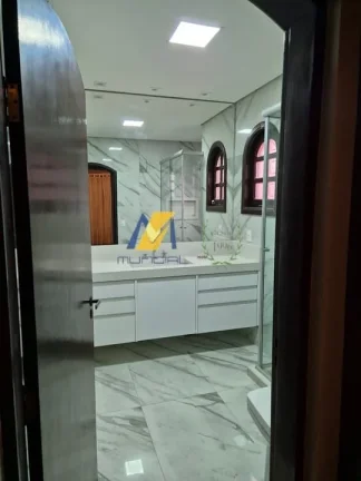 Imagem Sobrado à Venda com 300m², 3 dormitórios, 1 suíte, 2 salas e 7 vagas!!!