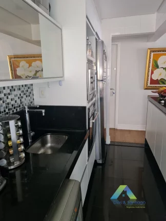 Imagem Apartamento recém reformado com 67m², 2 dormitórios, 1 suíte, 2 vagas de garagem coberta em localização privilegiada em área nobre a 500mts da Estação Metrô Chácara Klabin.