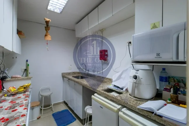 Imagem Casa de Luxo à Venda em Indianópolis, São Paulo-SP: 3 Quartos, 1 Suíte, 1 Sala, 4 Banheiros