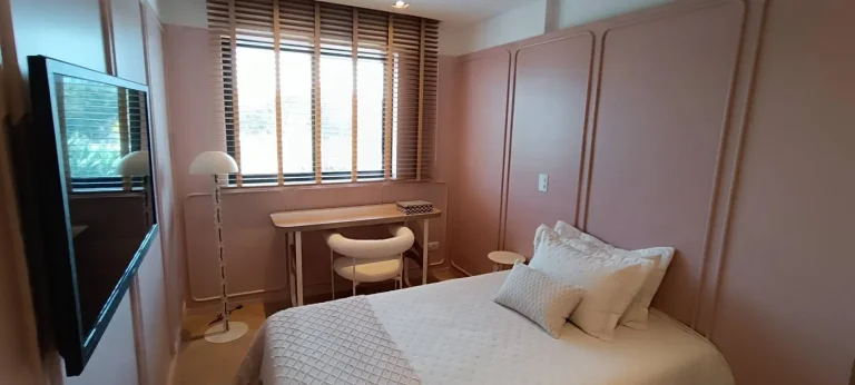 Imagem Apartamento no Cabral - 3 dormitórios - 101 m2. Sacada. Novo