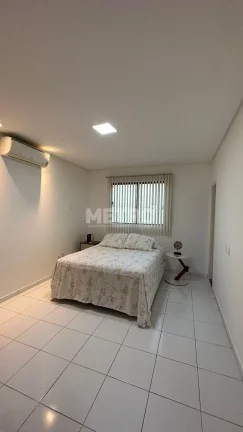 Imagem Venda, Casa, Bairro São José, 3 4, sendo um suíte, piscina, garagem 2 3 carros.