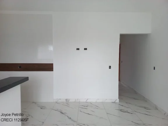 Imagem Casa Nova e Moderna com Piscina à Venda em Peruíbe.