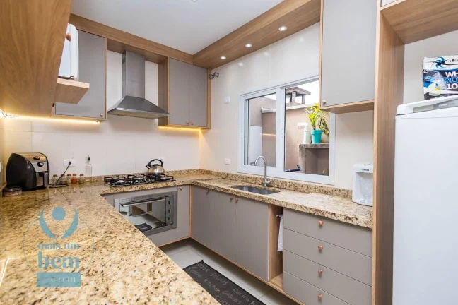 Imagem Sobrado com 3 quartos (1 suíte), 4 vagas de garagem à venda por R$ 780.000 - Pinheirinho - Curitiba/PR