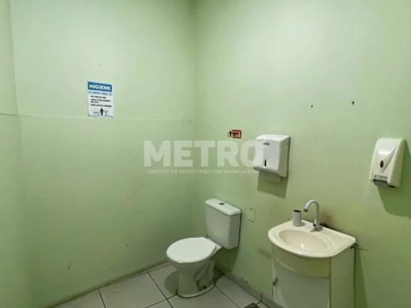 Imagem Aluguel de Ponto Comercial na praça do coliseu, 100 aproximados