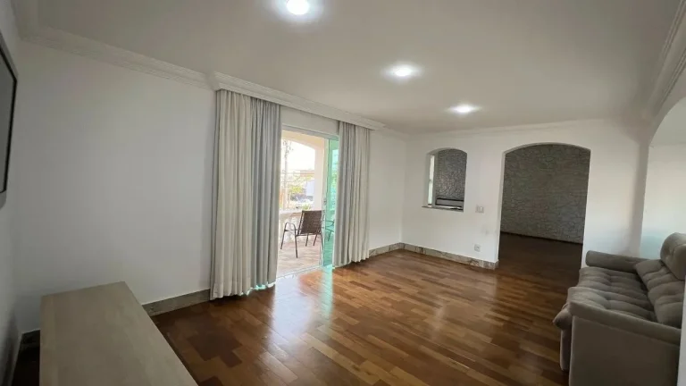 Imagem Casa Comercial para Locação no Jardim Santa Rosália, Sorocaba-SP: 2 Quartos, 2 Suítes, 2 Salas, 3 Banheiros, 300m².