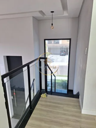 Imagem Casa Sobrado, 4 Dormitórios(sendo 1 suíte),367m², Condomínio Verana.