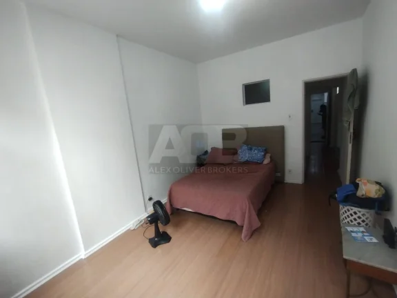 Imagem Apartamento de quarto e sala à venda em Copacabana, 35m2, na Nossa Senhora.