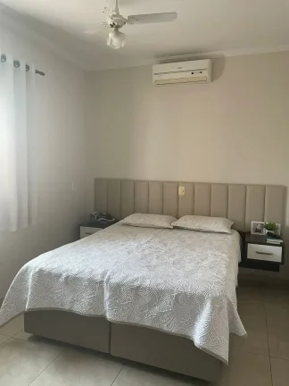 Imagem Casa à venda - Área útil 130 m2 - 2 dormitórios sendo 1 suíte - 2 vagas - Jardim Marambaia - Jundiaí