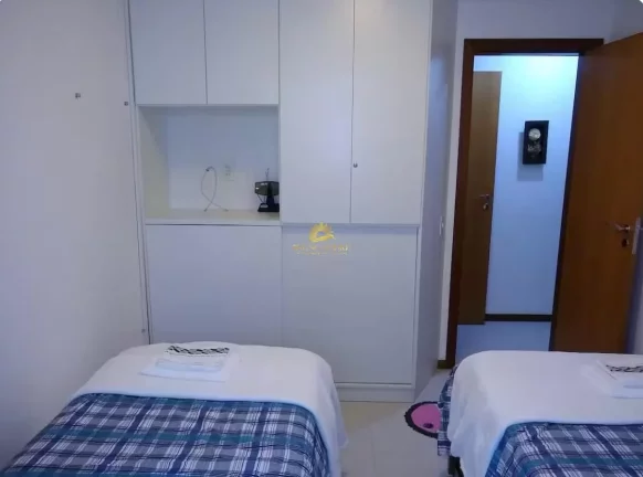 Imagem Viva com Qualidade: Seu Novo Endereço a Passos do Mar na Enseada Azul
Apresentamos uma oportunidade...