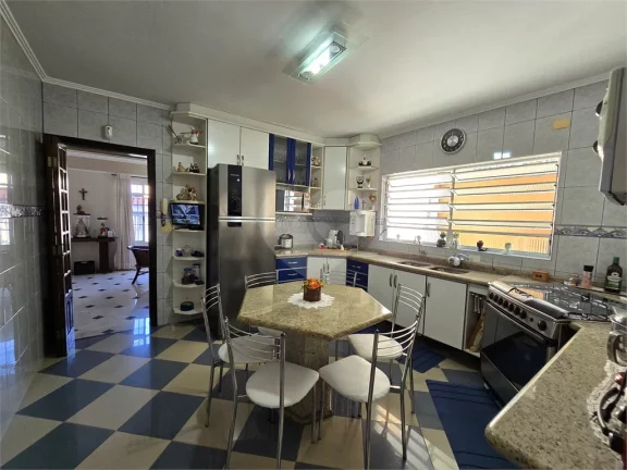 Imagem Sobrado à venda com 4 quartos, sendo 1 suíte, em JAGUARA, São Paulo - SP
