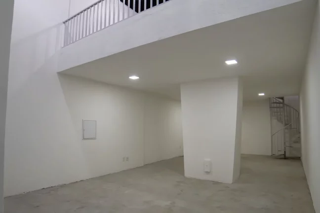 Imagem LOJA NO HYDE PARK – Localização Privilegiada no Centro de Curitiba