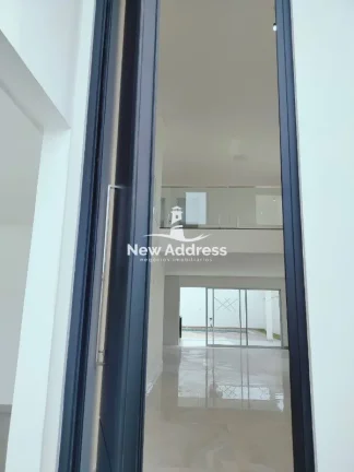 Imagem Casa de alto padrão com 3 suítes e na segunda quadra do mar de Interlagos - Vila Velha