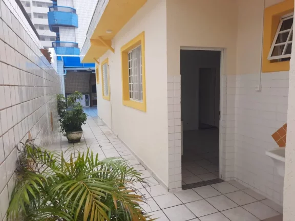 Imagem Aluguel de Casa de Luxo em Praia Grande-SP, Bairro Tupi: 3 Quartos, 2 Suítes, 3 Banheiros, 3 Vagas, 100m². Venha Conferir!