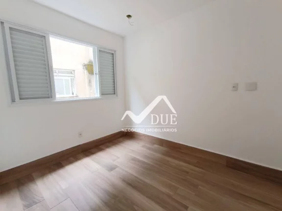 Imagem Sobrado com 3 dormitórios à venda, 162 m² por R$ 1.000.000,00 - Gonzaga - Santos/SP