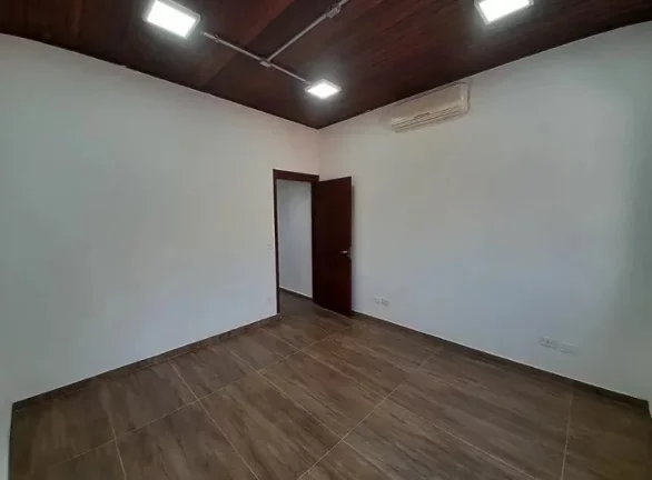 Imagem Casa para Locação em São Paulo, Lapa, 2 dormitórios, 1 banheiro, 1 vaga