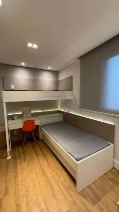 Imagem Lindo sobrado triplex com 2 suites, 4 banheiros, espaço goumert com churrasqueira, garagem box , piscina e salão de festas.