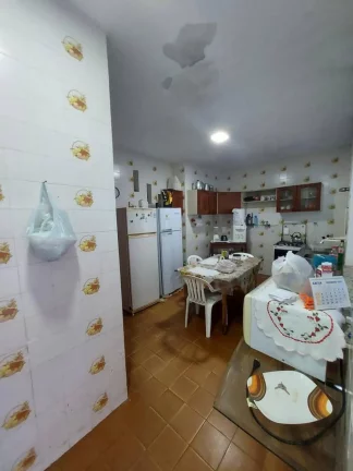 Imagem Casa à venda na Coroa do Meio - 3 suítes, 340m², 4 vagas de garagem!