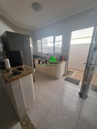 Imagem Casa para Venda em Limeira, Jardim Barão de Limeira, 4 dormitórios, 1 suíte, 3 banheiros, 2 vagas