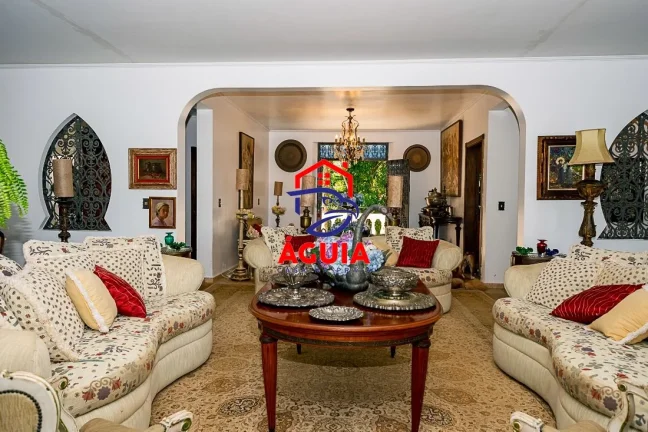 Imagem Belíssima casa em condomínio fechado em meio a Mata Atlântica com vista para o mar!!