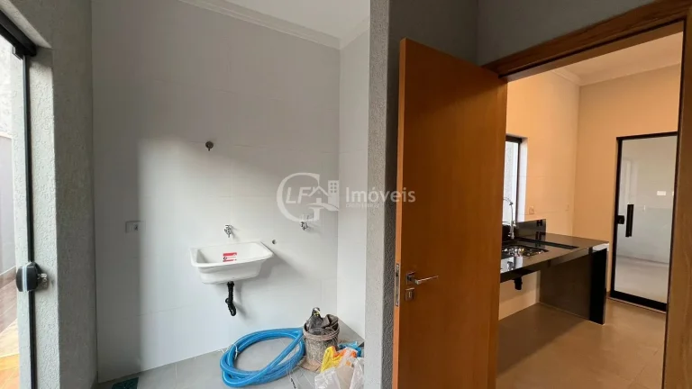 Imagem Casa à venda na Vila Vilas Boas em Campo Grande-MS: 3 quartos, 3 suítes, 3 salas, 2 banheiros, 4 vagas de garagem, 180m².