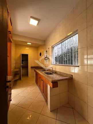 Imagem Casa Ampla e Sofisticada na Rua Saldanha Marinho, Castelânea, Petrópolis