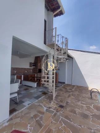 Imagem Casa - Bq. dos Eucaliptos - 3 dormitórios (1 suíte) - 394 M²
