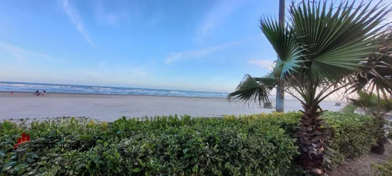 Imagem Apartamento com 2 dormitórios à venda, 69 m² por R$ 545.000,00 - Maracanã - Praia Grande/SP