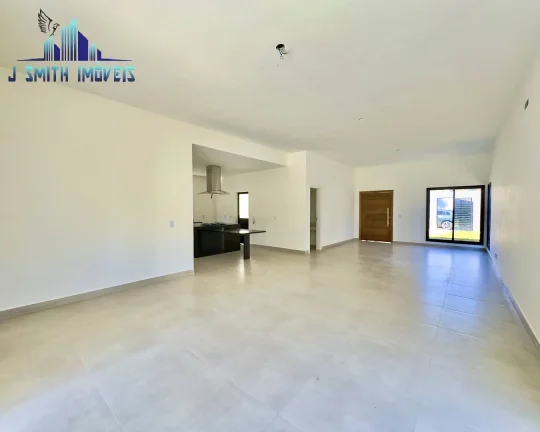 Imagem CASA TÉRREA, NOVINHA!! 245m², PISCINA. CÔMODOS GRANDES. CONDOMÍNIO FECHADO.