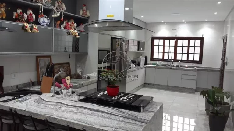 Imagem Espaçosa Casa Sobrado 5 Quartos Centro Peruíbe SP à Venda