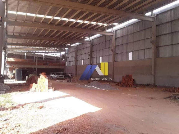 Galpão para Alugar, 2.000 m² em Santa Cecília - Pouso Alegre