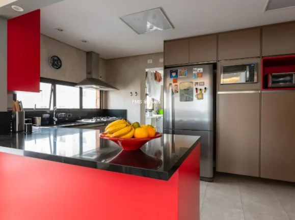 Imagem Imperdível oportunidade! Apartamento de 3 quartos com suíte, sala ampla e 3 vagas na garagem em Moema, SP. Confira!