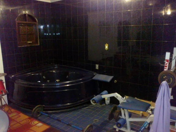 Imagem Sobrado a venda com 3 dorms sendo 1 suíte - Jardim Colonial