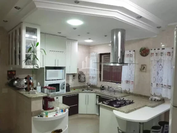 Imagem Sobrado de Alto Padrão, 3 Dormitórios com Sacadas, sendo 1 Suíte com Closet, Piscina Aquecida (5 X 9mts) na Vila Bocaina, Mauá-SP