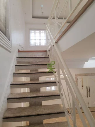 Imagem Casa em condomínio à venda, 335 m² com 4 suítes, 4 vagas - Jardim Monte Alegre - Taboão da Serra/SP