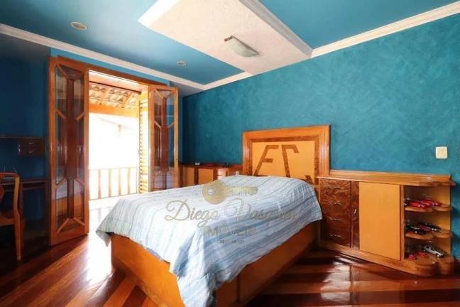 Imagem Casa em Condomínio para Venda em Teresópolis / RJ no bairro Parque do Imbui