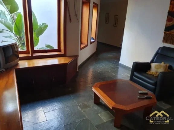 Imagem CASA COM 4 DORMITÓRIOS À VENDA, 600 M² - JACARÉ - CABREÚVA/SP
