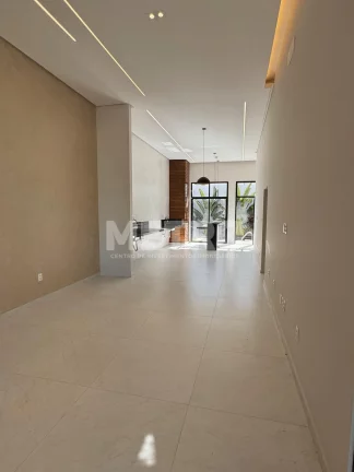 Imagem Casa à venda no Alphaville com três suítes, gourmet com piscina e churrasqueira