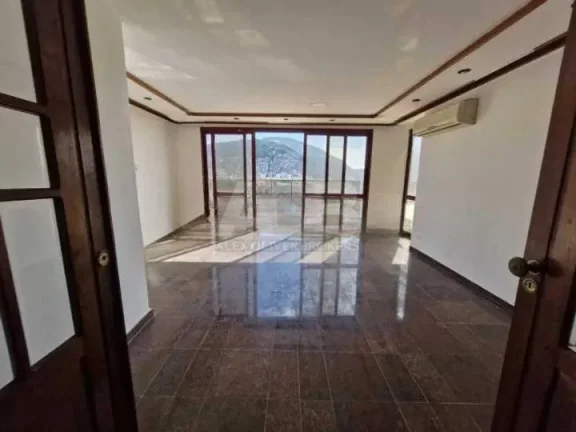 Imagem Cobertura à venda em Ipanema, 573m2, 4quartos, 4vgs, na Francisco Otaviano.