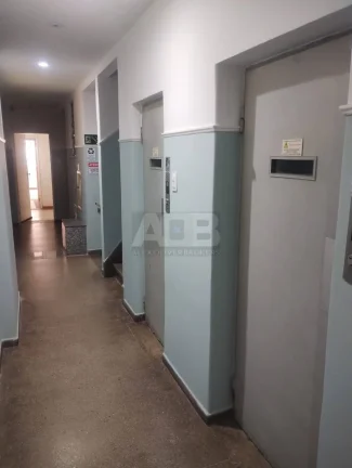 Imagem Apartamento Sala e Quarto em Copacabana, 30m2, Prédio Misto, Aceita Airbnb.