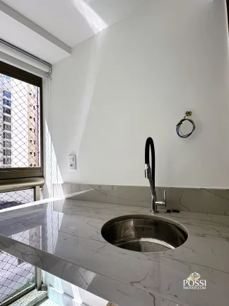 Imagem Apartamento com 4 dormitórios (2 suítes) 2 vagas de garagem na quadra do mar. Lazer na cobertura!