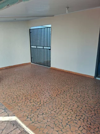 Imagem VENDE-SE CASA COM 03 DORMITORIOS ARAÇATUBA SP