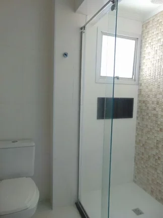 Imagem ASTÚRIAS - PERTINHO DO MAR, TOTALMENTE REFORMADO E DECORADO, 2 VAGAS, LAZER NO PRÉDIO.