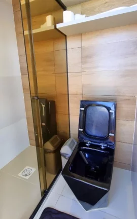 Imagem A 5ª Avenida Imóveis selecionou este charmoso apartamento revertido para 2/4 c/ Terraço, jacuzzi vista deslumbrante para o mar da Barra e do Carnaval: