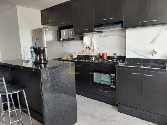 Imagem Lindo apartamento com 2 dorms (1 transformado em closet), banheiro, sala, cozinha, lavanderia e vara...