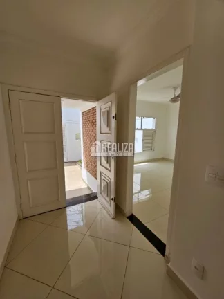 Imagem Casa com 2 Dormitórios em Uberaba - Oportunidade única!