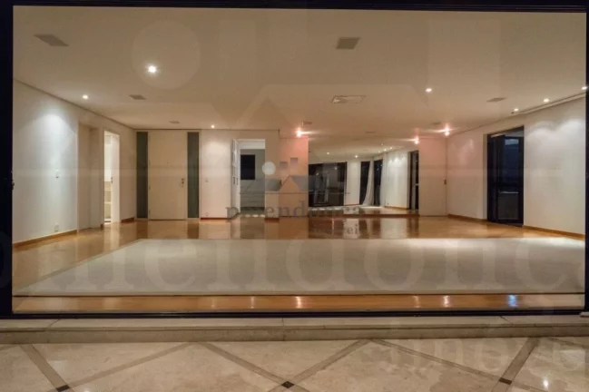 Imagem Incrível Apartamento com magnificos terraços!!! Apartamento de 390m² generosamente distribuídos,...