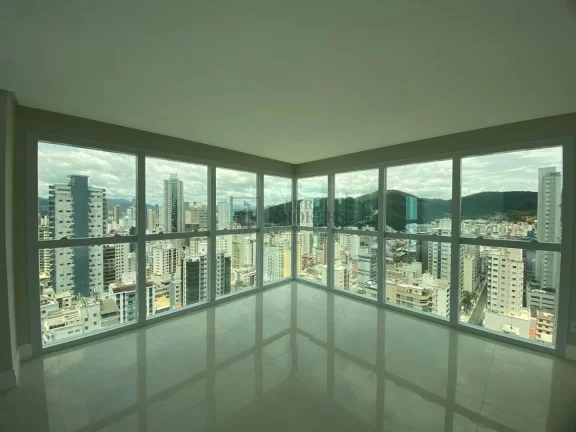 Imagem Apartamento com 4 suítes à venda no Centro de Balneário Camboriú/SC