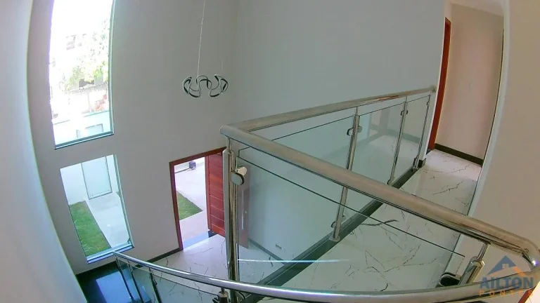 Imagem Casa Duplex com 4 Suítes à Venda na Praia do Morro, Guarapari-ES