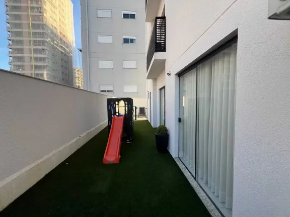Imagem Apartamento com 3 dormitórios sendo 1 suíte e 2 vagas em Balneário Perequê/SC