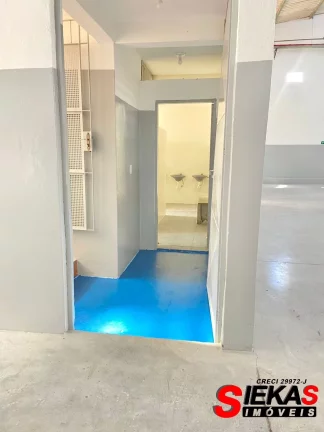 Imagem Galpão comercial para locação em Barueri-SP, Jardim Califórnia: 5 salas, 4 banheiros, 1.179m² de área!